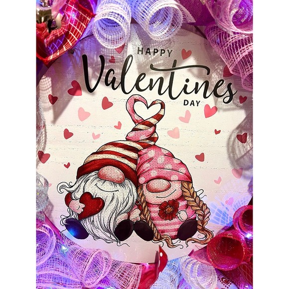 XL Handmade Valentine’s Gnome Hearts Ribbon Prelit Wreath 26 ins LED - Picture 4 of 12